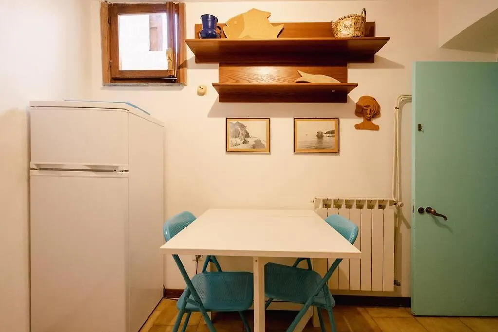 Tellaro, Casa Del Poeta Βίλα