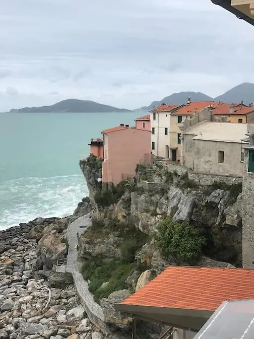 Tellaro, Casa Del Poeta Βίλα